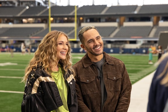 carlos and alexa penavega at&t stadium