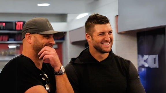 tim and robbie tebow run the race